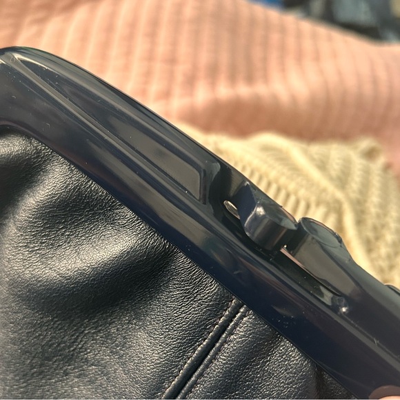 Vintage Eatons leather clutch - Picture 8 of 11